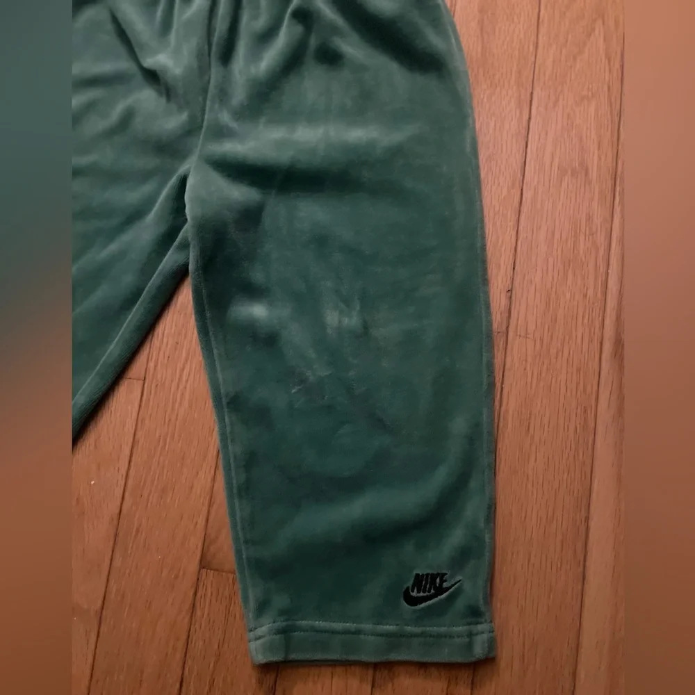 Nike Green Velour Jumpsuit 24M - Picture 6 of 7